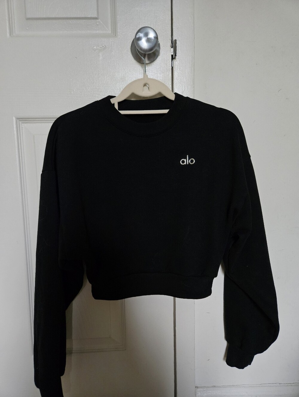 ALO Yoga Black Cropped Crew Sweatshirt Size s